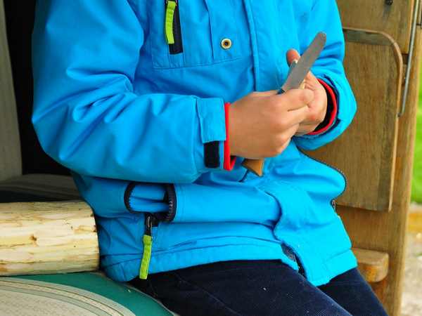 Outdoor children's knives - Important information about purchasing and first use 